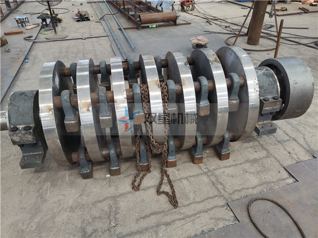 <a href='http://m.rongxin366.cn/psxl/4.html' target='_blank'><span>廢鋼破碎機(jī)</span></a><a href='http://m.rongxin366.cn/scxc/1572.html' target='_blank'><span>錘頭</span></a>
