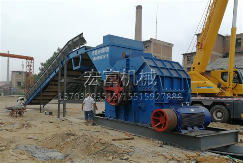 如何利用<a href='http://m.rongxin366.cn' target='_blank'><span>金屬破碎機</span></a>來實現(xiàn)廢舊金屬回收再利用？